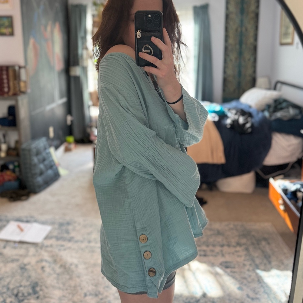 Linen Blouse w/ Wooden Buttons